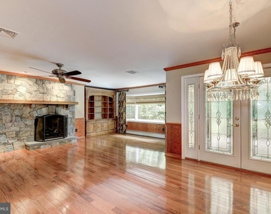 929 Woburn Court - Photo Thumbnail 7