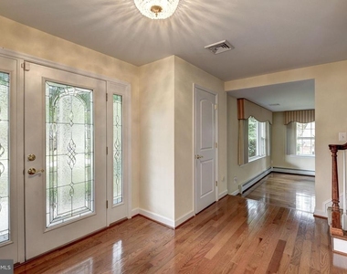 929 Woburn Court - Photo Thumbnail 2