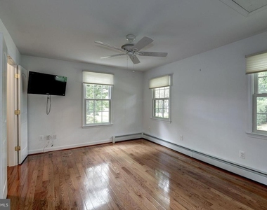 929 Woburn Court - Photo Thumbnail 19