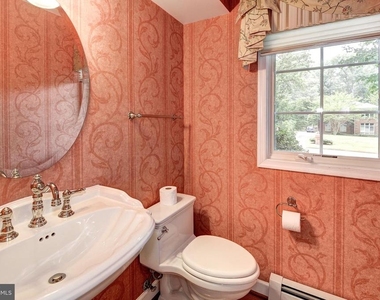 929 Woburn Court - Photo Thumbnail 12