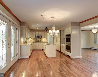 929 Woburn Court - Photo Thumbnail 10