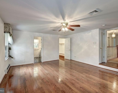 929 Woburn Court - Photo Thumbnail 14