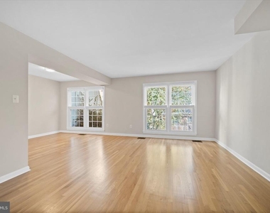 3221 Adams Court - Photo Thumbnail 9