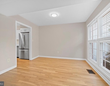3221 Adams Court - Photo Thumbnail 8