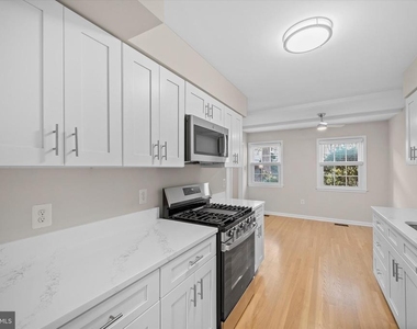 3221 Adams Court - Photo Thumbnail 5
