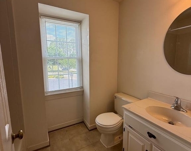 1446 Kenmore Avenue - Photo Thumbnail 11
