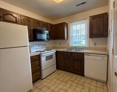 1446 Kenmore Avenue - Photo Thumbnail 5