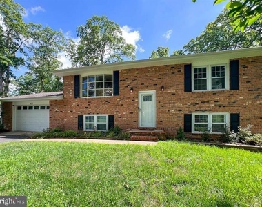 433 Deerwood Drive - Photo Thumbnail 1