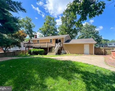 433 Deerwood Drive - Photo Thumbnail 19