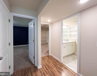 433 Deerwood Drive - Photo Thumbnail 14