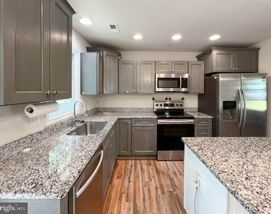 433 Deerwood Drive - Photo Thumbnail 3