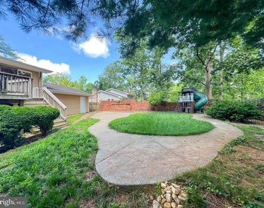 433 Deerwood Drive - Photo Thumbnail 18