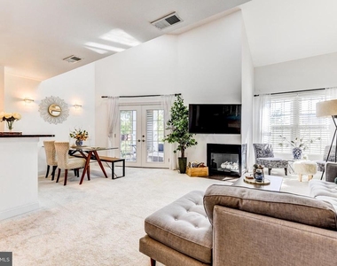 273 S Pickett Street - Photo Thumbnail 9
