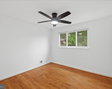 709 N Pryor Street - Photo Thumbnail 8