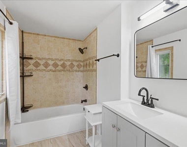 709 N Pryor Street - Photo Thumbnail 17