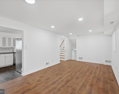 709 N Pryor Street - Photo Thumbnail 20