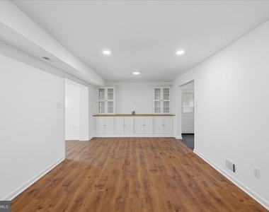 709 N Pryor Street - Photo Thumbnail 19