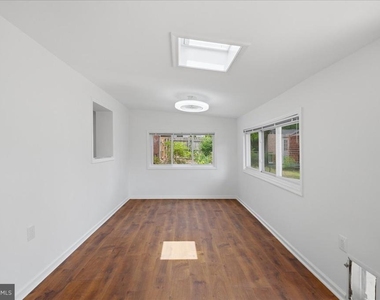 709 N Pryor Street - Photo Thumbnail 26