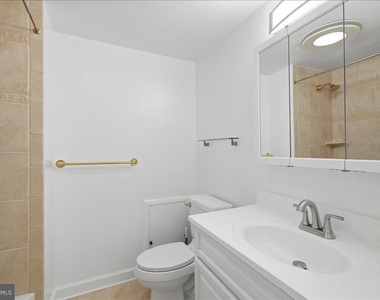 709 N Pryor Street - Photo Thumbnail 7