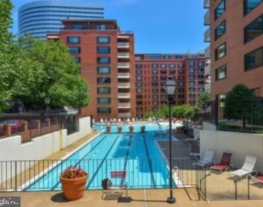 1121 Arlington Boulevard - Photo Thumbnail 6