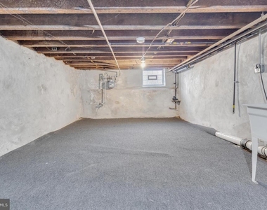 1910 Dudley Street - Photo Thumbnail 10