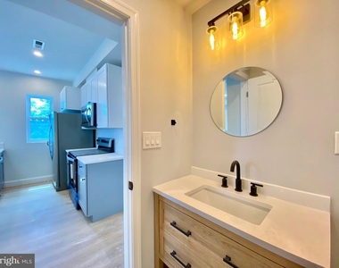 6100 Ridge Avenue - Photo Thumbnail 9