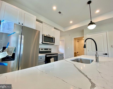 6100 Ridge Avenue - Photo Thumbnail 6