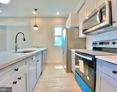 6100 Ridge Avenue - Photo Thumbnail 5
