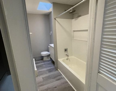 4718 Silverwood Street - Photo Thumbnail 11