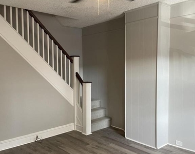 4718 Silverwood Street - Photo Thumbnail 2