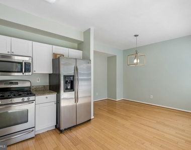 321 Sage Lane - Photo Thumbnail 14