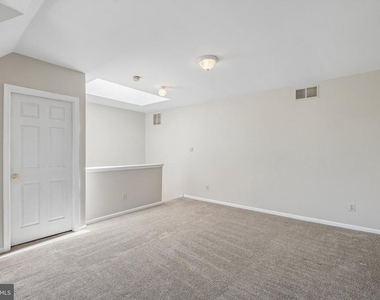 321 Sage Lane - Photo Thumbnail 32