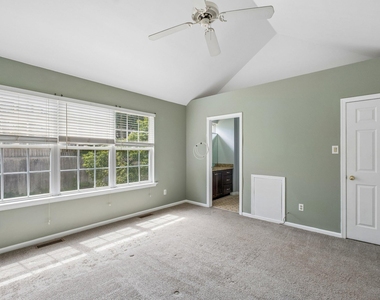 321 Sage Lane - Photo Thumbnail 18