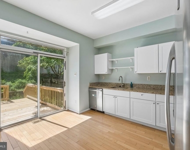 321 Sage Lane - Photo Thumbnail 13