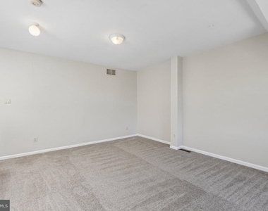 321 Sage Lane - Photo Thumbnail 33