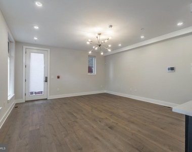 920 N 15th Street - Photo Thumbnail 1