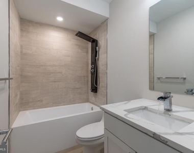 920 N 15th Street - Photo Thumbnail 11