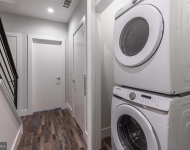920 N 15th Street - Photo Thumbnail 13