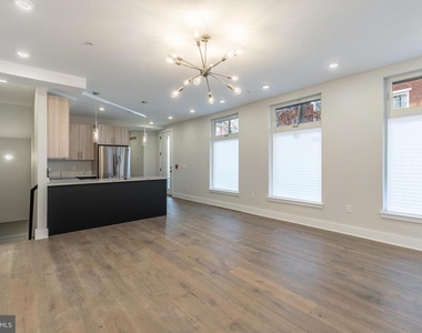 920 N 15th Street - Photo Thumbnail 6