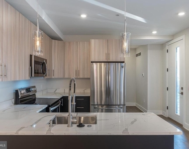 920 N 15th Street - Photo Thumbnail 7