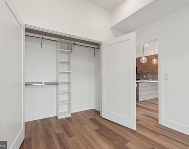 5545 Pulaski Avenue - Photo Thumbnail 10