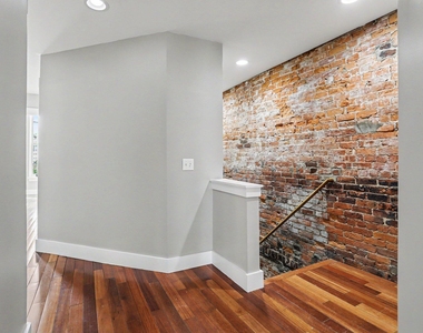280 E Michigan Avenue - Photo Thumbnail 3