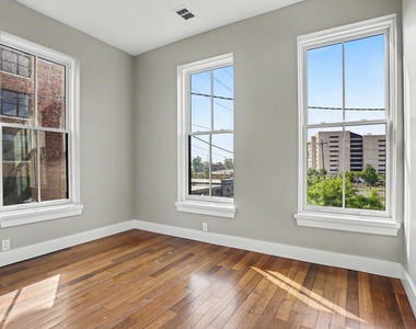 280 E Michigan Avenue - Photo Thumbnail 16
