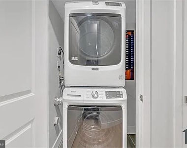 3259 N 13th Street - Photo Thumbnail 14
