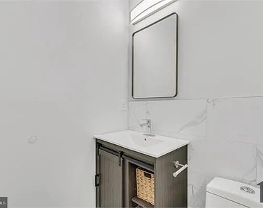 3259 N 13th Street - Photo Thumbnail 8