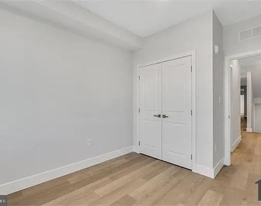 3259 N 13th Street - Photo Thumbnail 5