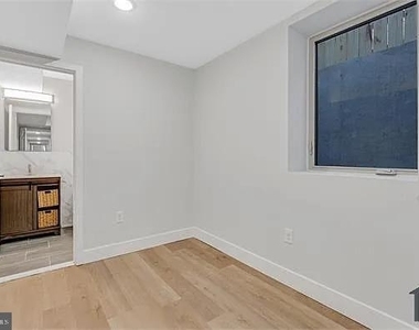 3259 N 13th Street - Photo Thumbnail 7