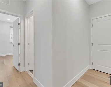 1229 W Hilton Street - Photo Thumbnail 5