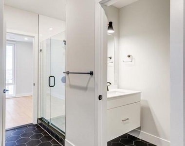 6910 Ridge Avenue - Photo Thumbnail 45