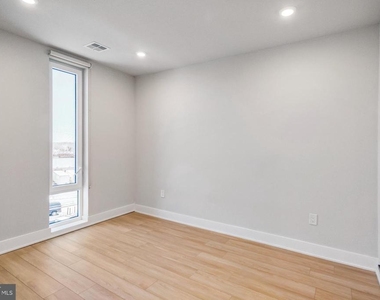6910 Ridge Avenue - Photo Thumbnail 44